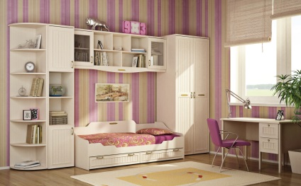 Csíkos tapéta a belső nappali, előszoba, hálószoba vagy óvoda, sikeres kombinációt és a design (nappali) Csíkos tapéta a belső nappali, előszoba, hálószoba vagy óvoda, és sikeres kombinációja tervezés