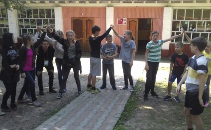 Egyszerű gyermek bántalmazás (gyakorlott karate technikák) Egyszerű gyermek bántalmazás