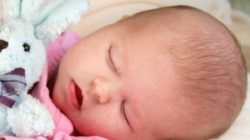 A gyermek felfordítja álmában a gyomor-és felébred okokból a határozat