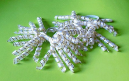 Gumi spirálja szatén szalagokkal (spirál) Gum spirálja szatén szalagokkal