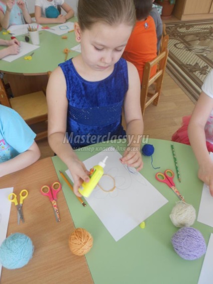 Ábrák fonalból (fonal rajz kép) Ábrákon fonalból