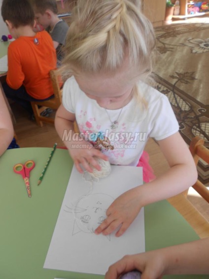 Ábrákon fonalból (kép) Ábrákon fonalból