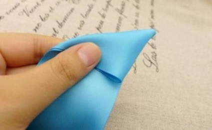 Rózsák a szalagok saját kezűleg (szalagok) Rózsák a szalagok saját kezűleg