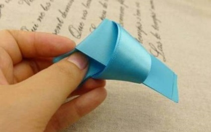 Rózsák a szalagok saját kezűleg (rózsa) Rózsák a szalagok saját kezűleg