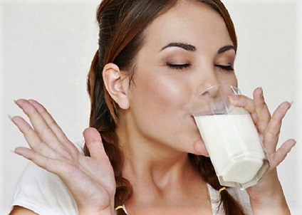 Ryazhenka előnyök és kárt a szervezetben, a gyomor, a terhesség, erjesztett sült tej éjszakára