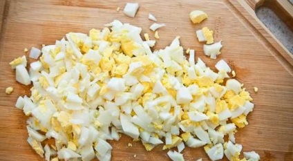 Saláta tarisznyarák hús egyszerű, lépésről lépésre receptek fényképpel (perc Calorie rész) Saláta tarisznyarák hús egyszerű, lépésről lépésre receptek fényképpel