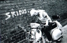 Skinhead divat enciklopédia (Azonban az idő múlásával) Skinhead divat enciklopédia