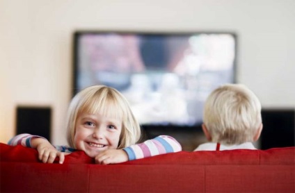 Meddig lehet tévézni a gyermek, és hogyan kell gyógyítani