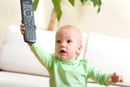 Meddig lehet tévézni a gyermek, és hogyan kell gyógyítani