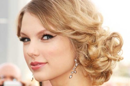 Változás a kép a 9 rugó egyszerű cölöpökön Taylor Swift