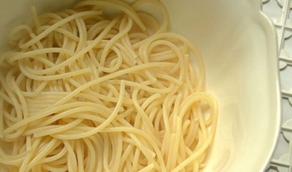 Sajtos spagetti finom és egyszerű receptek