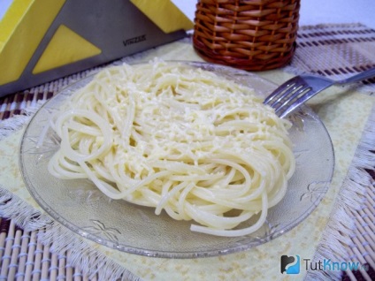 Sajtos spagetti-lépésben előállítására (nyers) Sajtos spagetti-lépésre főzés