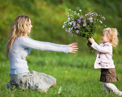 Вірші для мами - зворушливі від дочки і сина, красиві, короткі, довгі, дитячі, в день матері