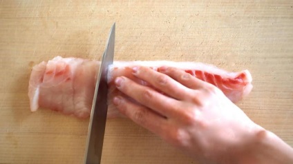 Sushi, feltűrt kézzel