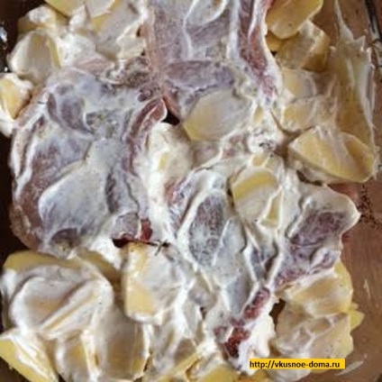 Karaj sült a kemencében burgonyával, sajttal - ízletes házi