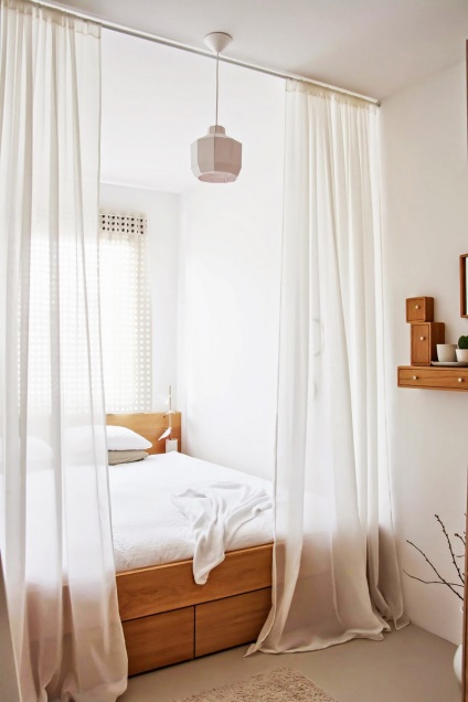 A hangulatos hálószoba szép, könnyű kialakítás a szoba meleg színekkel, hogyan kell vigasztalni a saját kezét