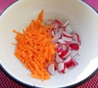 Tavaszi saláta egyszerű, lépésről lépésre receptek fotókkal