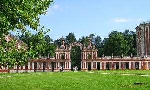 Házasság kiutazó bejegyzése a múzeumban-tartalék „Tsaritsyno”, a fotós az esküvőre