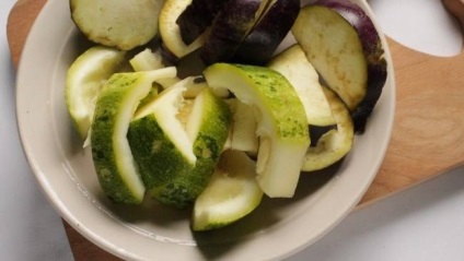 Khashlama csirke burgonyával - lépésről lépésre recept fotók a (kulináris) Khashlama csirke burgonyával - lépésről lépésre recept fotók