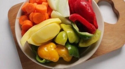 Khashlama csirke burgonyával - lépésről lépésre recept fotó (receptek fotókkal) Khashlama csirke burgonyával - lépésről lépésre recept fotók