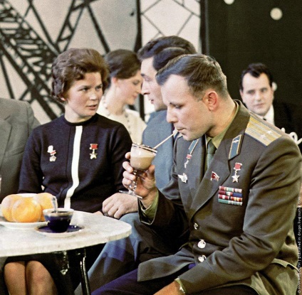 Yuri Gagarin, az első űrhajós, a menü