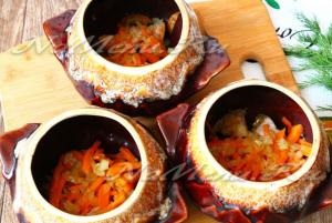 Sertéssült burgonyával és savanyúsággal recept egy fotón a kemencében (burgonya) Sertéssült burgonyával és savanyúsággal recept egy fotót a sütőben