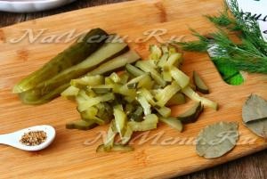 Sertéssült burgonyával és savanyúsággal recept egy fotón a sütőben (uborka uborka) Sertéssült burgonyával és savanyúsággal recept egy fotót a sütőben