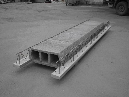 Chastorebristoe beton, tartalom platform