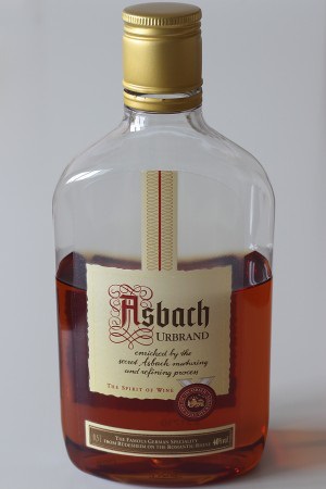 Bor Asbach urbrand, gyökere koktél - s (brandy ASBACH Urbrand) Bor Asbach urbrand, gyökér koktél - s