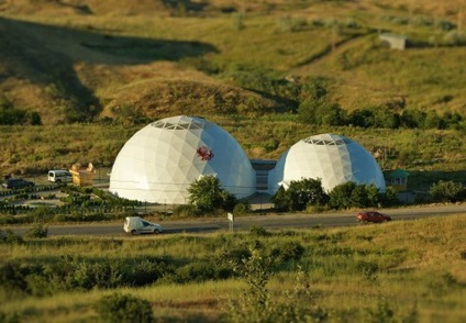 Dinothere a Koktebel történelem, állatkerti állatok, cím és fénykép