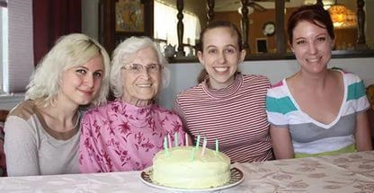 Béke üdvözlete nagyanyja unokája évfordulóján