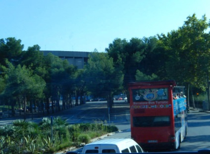 Városnéző busz Barcelonában, mert kényelmes kombinálni