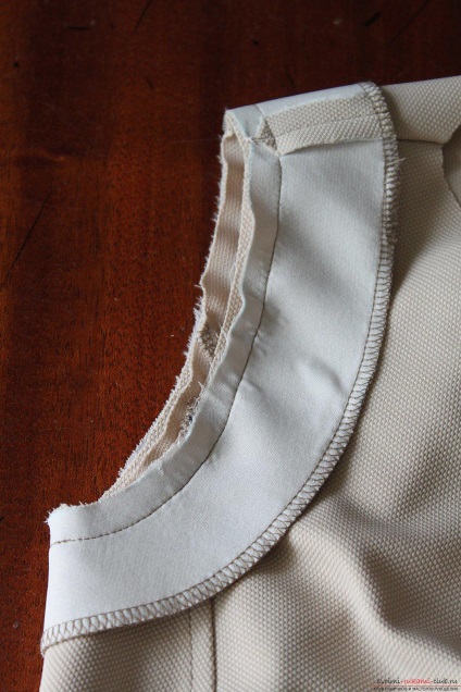 Ez a részletes Master Class képek és Pattern betanítási varrás saját kezében blúz baszkok (varrás) Ez a részletes Master Class képek és Pattern tanítanak varrás saját kezében blúz baszkok