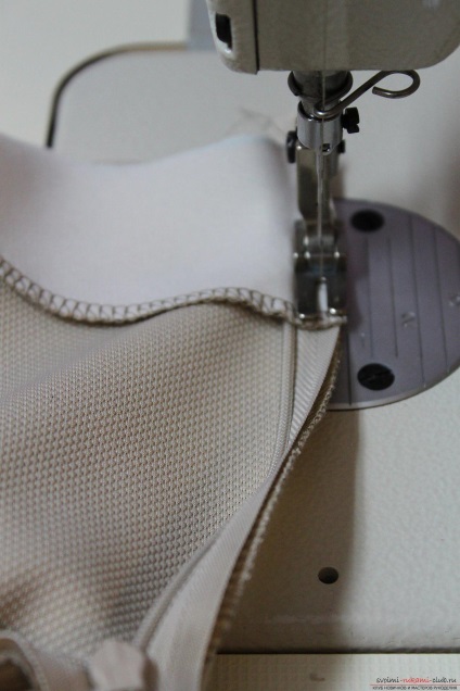 Ez a részletes Master Class képek és Pattern betanítási varrás saját kezében blúz baszkok (blúz baszkok) Ez a részletes Master Class képek és Pattern tanítanak varrás saját kezében blúz baszkok