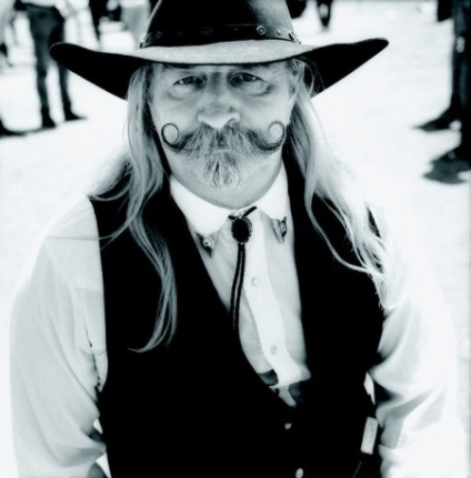Bolo tie (42 fotók) férfi cowboy modell gyöngyök, hogyan kell viselni cowboy nyakkendő