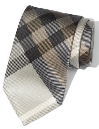 Mi teszi a nyakkendő - selyem, gyapjú vagy szintetikus
