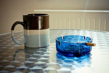 Hogyan lehet megszabadulni a szaga cigaretta a lakásban könnyen és gyorsan