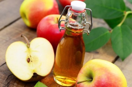 Hogyan kell használni az almaecet, hogy megszabaduljon az ekcéma, az öregségi foltok, szeplők, pattanások és