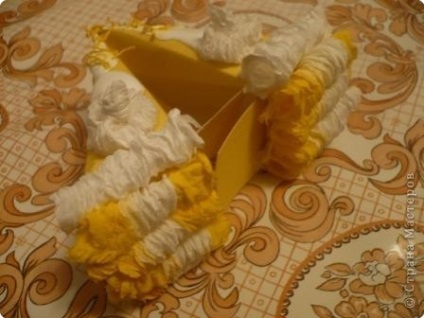 Hogyan készítsünk egy díszdobozban formájában torta papírlapot saját kezűleg