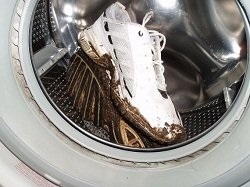 Hogyan mossa sportcipők otthon