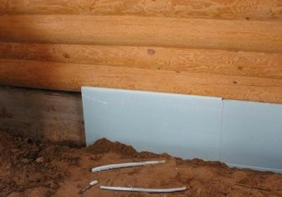 Hogyan szigeteljük az alapot egy fából készült ház