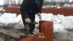 Hogyan lehet megjeleníteni nulla tégla alapra tégla falazat lábazat - egy könnyű dolog (cap) Hogyan lehet megjeleníteni nulla tégla alapra tégla falazat lábazat - egy könnyű dolog