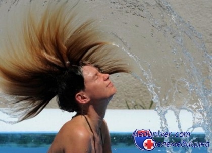 Hogyan védi a hajat a tengeri utazás hajápolás nyaralni