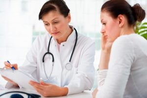 Petefészek ciszta menopauza idején (menopauza) tünetek és a kezelés, mi a teendő, és függetlenül attól, hogy eltűnnek