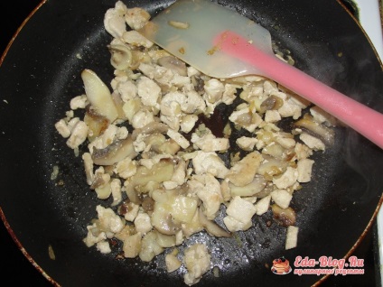Coulibiac csirkével és gombával recept lépésről lépésre képekkel
