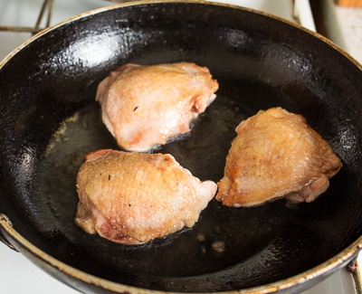 Csirke párolt fehérboros gombával, hogyan kell főzni - bizonyított lépésről lépésre recept fotók
