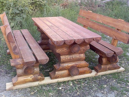 Kis építészeti formák beton és a fa a kezüket (IAF webhelyen) Kis építészeti formák beton és a fa a kezüket