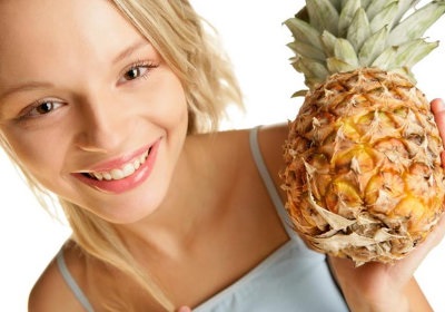 Az arcmaszkok ananász - kifejezett hidratáló hatású, tisztító és bőrfiatalítás