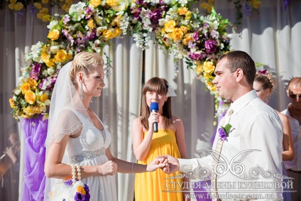 Saját sárga és lila esküvő