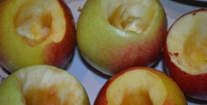 Sült alma a mikrohullámú használatra, recept kalória